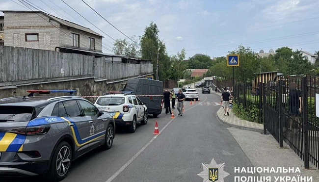 we.ua - У Петропавлівській Борщагівці авто покотилось на дитину - 9-річний хлопчик загинув