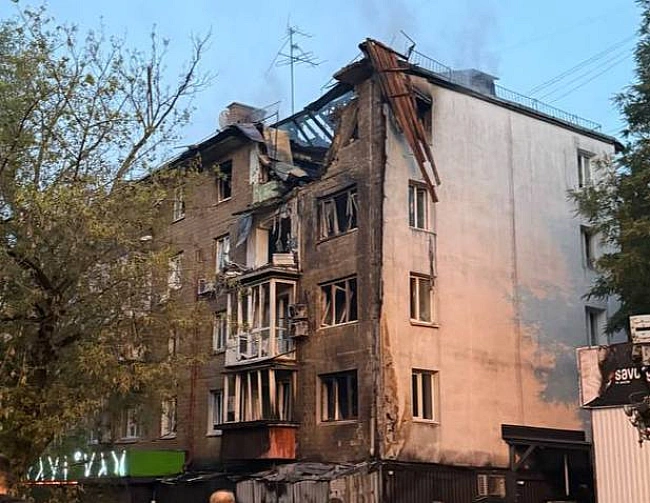 we.ua - Масована атака РФ на Київ: двоє загиблих, 13 постраждалих, падіння уламків та пожежі у шести районах