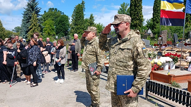 we.ua - У Тернополі попрощалися з полеглим бійцем Романом Хопцяном