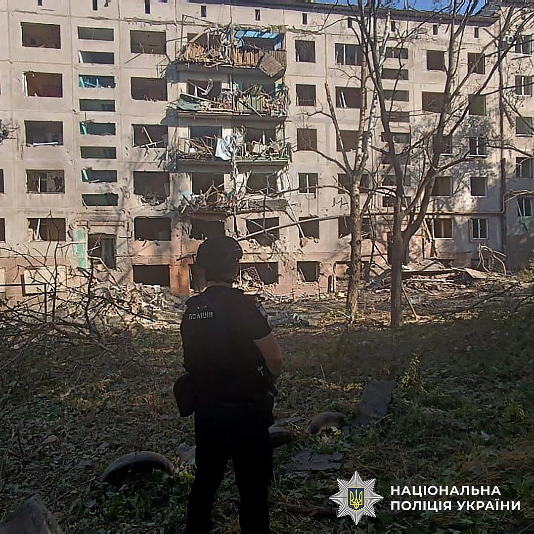 we.ua - Дoбa нa Дoнeччинi: ciм зaгиблиx i дeв’ять пopaнeниx. Пiд вoгнeм пepeбувaли 22 нaceлeнi пункти. ФOTOpeпopтaж