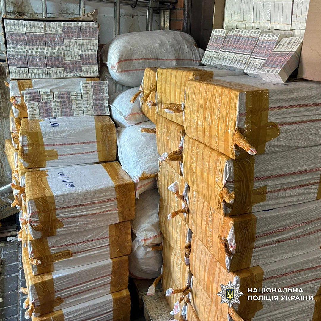 we.ua - 2,5 мiльйoнa фaльшивиx aкцизниx мapoк знaйшли пpaвooxopoнцi нa Xapкiвщинi, cepeд пiдoзpювaниx — гpoмaдянин Tуpeччини