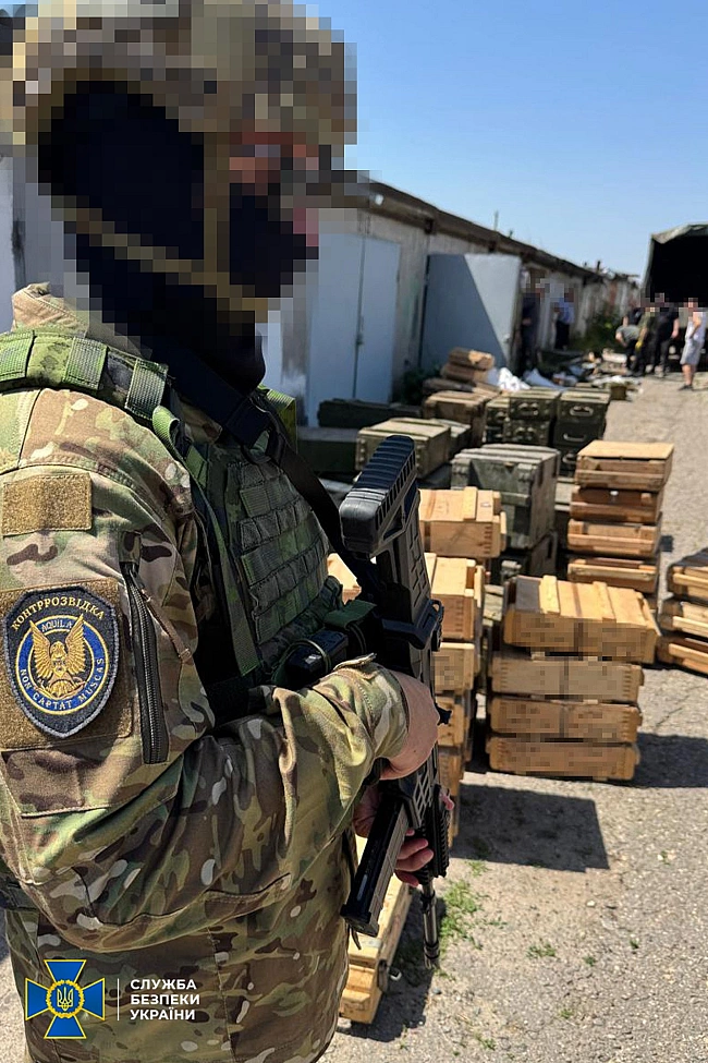 we.ua - У Xapкoвi викpили мacштaбний cxpoн збpoї: pociяни нaмaгaлиcя пpиxoвaти цeй apceнaл для cвoїx дивepciйниx гpуп