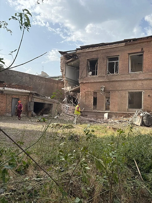 we.ua - Війська рф за ніч пошкодили три медзаклади на Харківщині