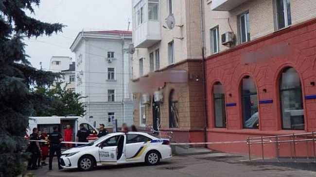 we.ua - У Житомирі з вікна четвертого поверху випала маленька дитина