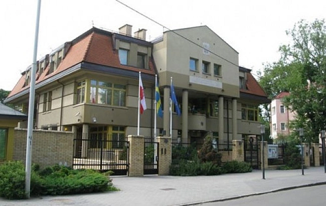 we.ua - Росія закриває генконсульство Польщі в Калінінграді