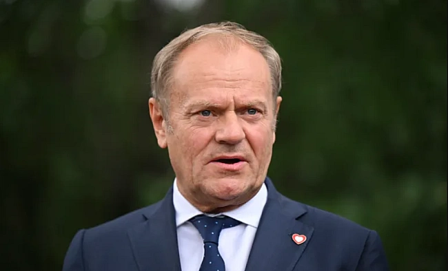 we.ua - Туск відреагував на слова одіозного депутата, який заперечив газові камери в Освенцимі