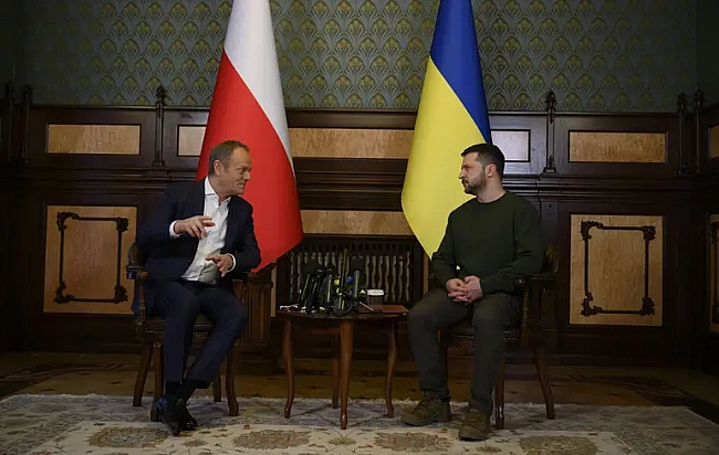 we.ua - Зеленький відреагував на слова Дуди про можливість закриття інфраструктури для поставок зброї