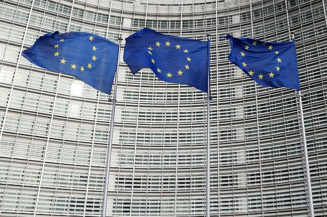 we.ua - Rеutеrs: ЄС обговорює новий підхід до стелі цін на російську нафту