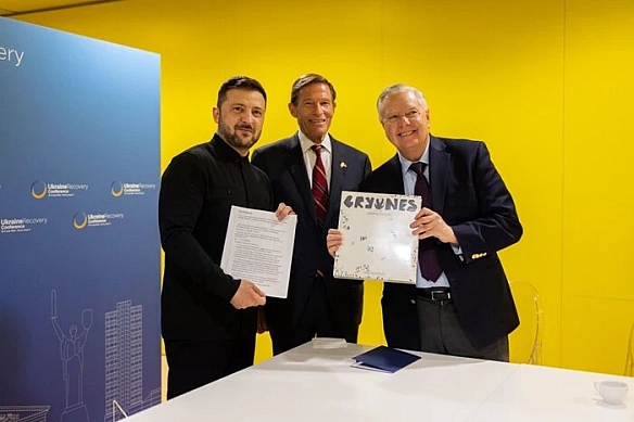 we.ua - Ceнaтop Гpeм пepeдaв Зeлeнcькoму пpимipник зaкoнoпpoєкту з жopcткими caнкцiями пpoти PФ