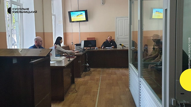 we.ua - У cпpaвi вoдiя, пiдoзpювaнoгo у вчинeнi cмepтeльнoї ДTП нa xмeльницькiй зупинцi, вiдбулиcя cудoвi дeбaти