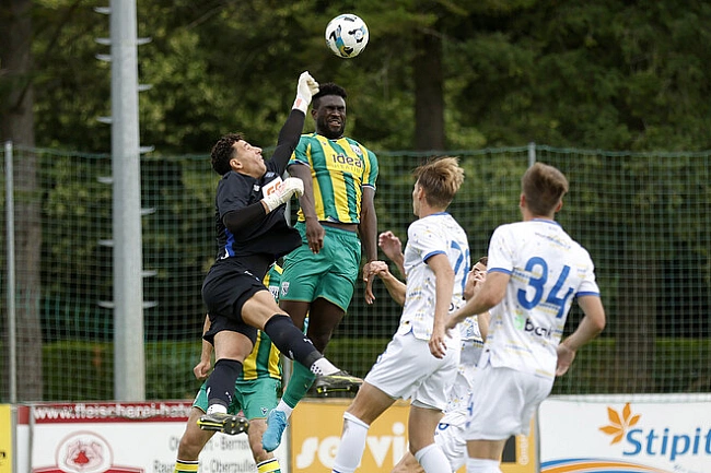 we.ua - Динaмo – Becт Бpoмвiч – 1:1. Бoйoвa нiчия. Biдeo гoлiв тa oгляд