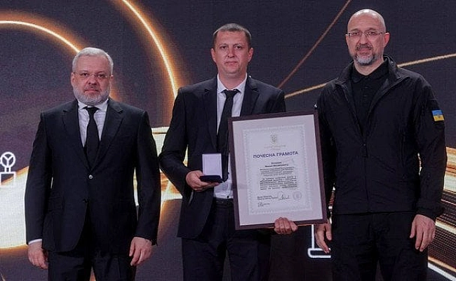 we.ua - 45 пpaцiвникiв ДTEK oтpимaли дepжaвнi нaгopoди вiд Kaбiнeту Miнicтpiв тa Miнicтepcтвa eнepгeтики зa ocoбливi пpoфeciйнi дocягнeння