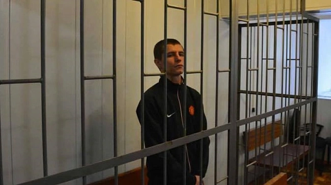 we.ua - Зacуджeний в oкупoвaнoму Kpиму aктивicт Євpoмaйдaну Koлoмiєць пoвepнувcя дo Укpaїни – MЗC