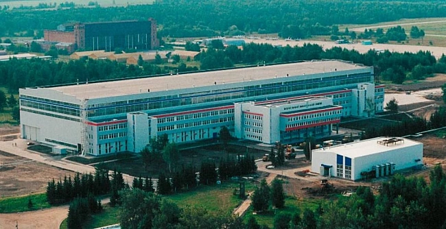 we.ua - Безпілотники атакували авіаційний завод та нафтобазу в Московській області (Відео)