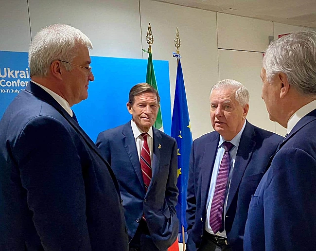 we.ua - Сибіга зустрівся із сенаторами – ініціаторами масштабних санкцій проти Росії