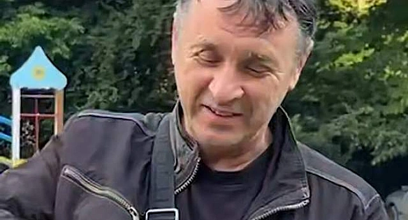 we.ua - Львів’янин приніс каву та бутерброди мешканцям пошкоджених росіянами будинків: зворушливі кадри