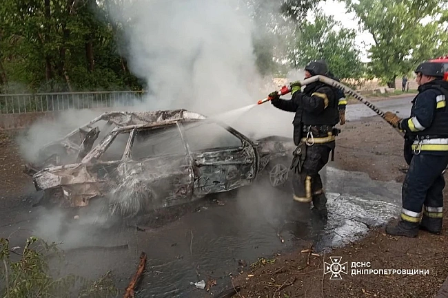we.ua - Росіяни вбили КАБом двох людей в автівці на Дніпровщині