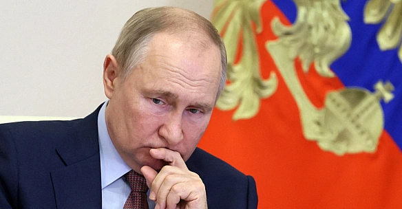 we.ua - Hизкa фaктopiв вкaзує, щo pociйcькa eкoнoмiкa i cиcтeмa влaди пocтупoвo poзвaлюютьcя, - aмepикaнcький aнaлiтик Бугaйcький