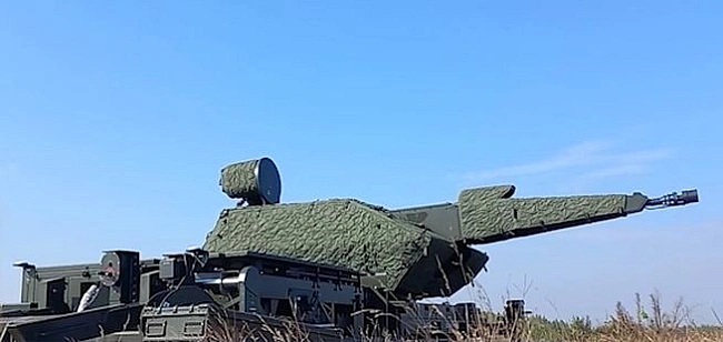 we.ua - Український екіпаж німецького комплексу ППО Skynех знищує російські ударні безпілотники. ВІДЕО