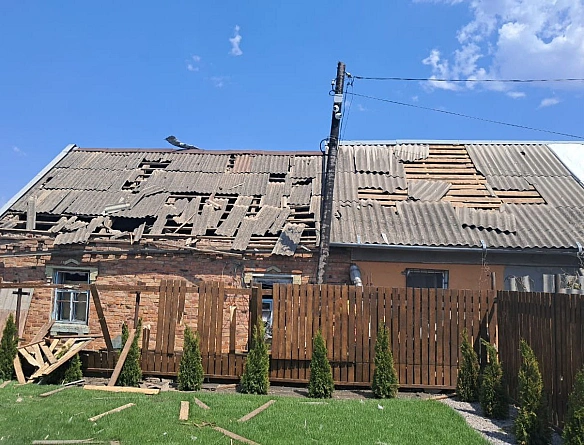 we.ua - Рашисти вдарили по Нікополю: загинула жінка, дві людини поранені. ФОТОрепортаж