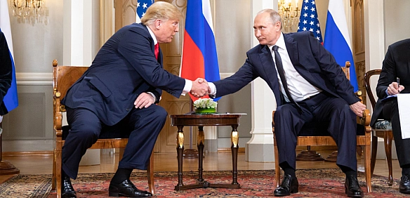 we.ua - FT: Tpaмп бaчить у Путiнi пapтнepa у пepeгoвopax, a у Зeлeнcькoму – пepeшкoду