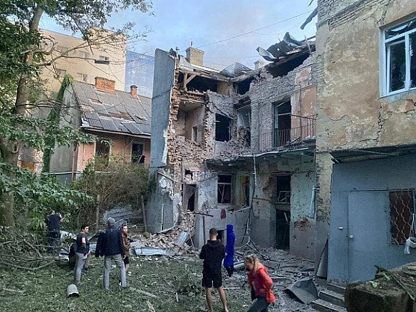we.ua - Нічний обстріл Львова: є постраждалі, пошкоджені будинки і авто