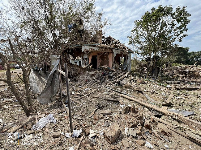 we.ua - Ворог ударив КАБами по Сумщині: 2 особи загинули, зруйновано будинки. ФОТО