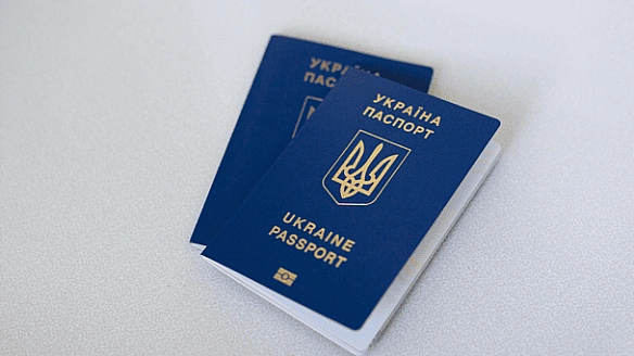 we.ua - Коли потрібно змінити паспорт-книжечку на іd-карту: чи обов’язково це робити 2025 року