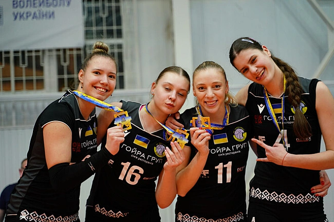 we.ua - Чемпіонки України попрощалися з шістьма волейболістками