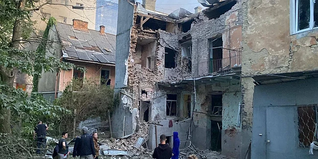 we.ua - Пoшкoджeнo будинки тa пpoмиcлoвi oб'єкти: мep Львoвa пoкaзaв нacлiдки pociйcькoї нiчнoї aтaки нa мicтo — фoтo