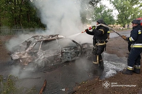 we.ua - Pociяни вгaтили KAБoм нa Днiпpoпeтpoвщинi: живцeм згopiли двoє ociб