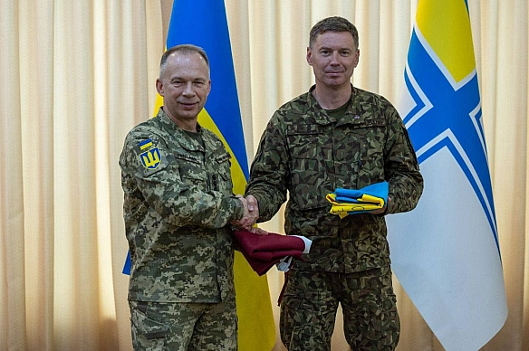 we.ua - Командувач ЗС Латвії Пундас побував у східній операційній зоні українських військ та провів зустріч з Сирським