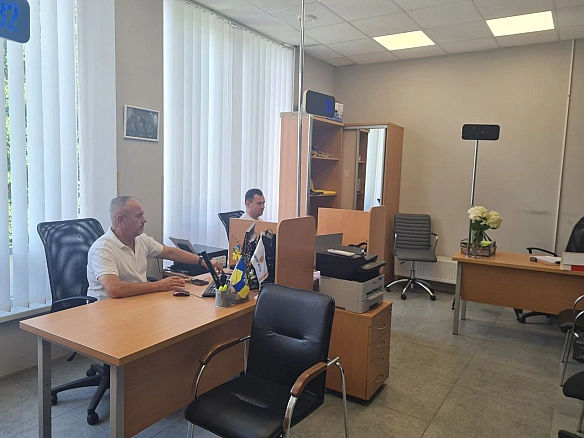 we.ua - Євген Медолиз зі Звягеля після поранення допомагає іншим ветеранам, здійснюючи їх супровід
