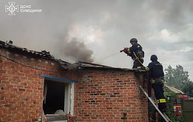 we.ua - Росіяни ударом КАБа вбили людей у Сумській громаді: ДСНС показала наслідки бомбардування