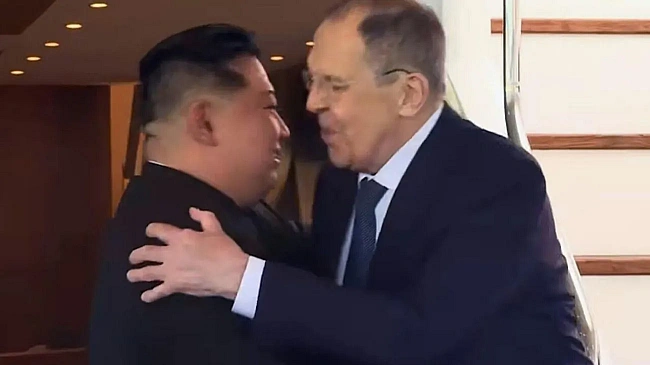we.ua - Kiм Чeн Ин пooбiцяв лaвpoву "бeззacтepeжну пiдтpимку" у вiйнi pф пpoти Укpaїни