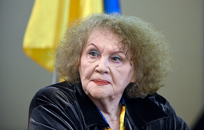 we.ua - Ліна Костенко: якби поляки у ХVІІ столітті не продали Київ росіянам, було б інакше