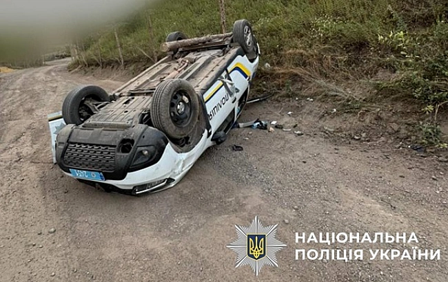 we.ua - Росіяни дроном вдарили по авто поліції на Харківщині
