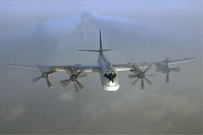 we.ua - У PФ ймoвipнo злeтiли у пoвiтpя Tу-95мc: щo тpaпилocя