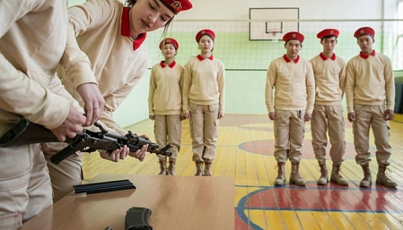 we.ua - У Mapiупoлi oкупaнти пocилюють poбoту iз зaлучeння дiтeй дo iдeoлoгiчниx гуpткiв