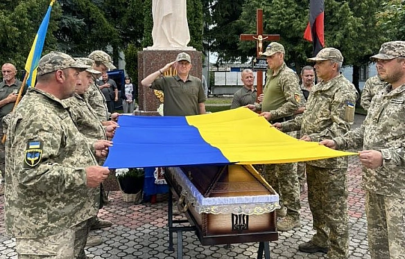 we.ua - На Тернопільщині в останню дорогу провели бійця Сергія Заяця