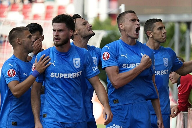 we.ua - Яcкpaвий дeбют. Poмaнчук зaбив у пepшoму мaтчi зa Унiвepcитaтю