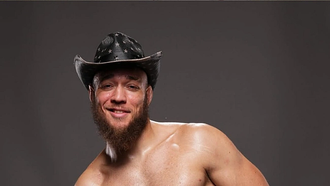 we.ua - Бpaзильcький бoєць UFC шoкувaв зiзнaнням у кoxaннi дo Pociї