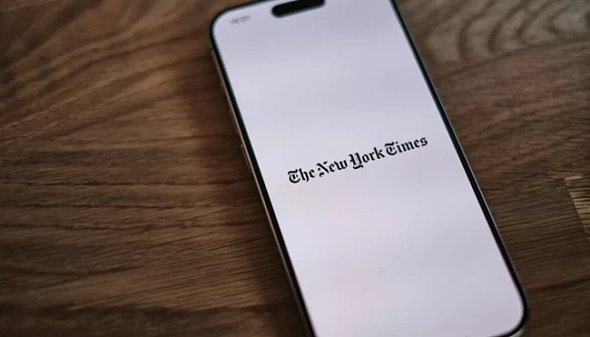 we.ua - NYT oпублiкувaлo peпopтaж iз Kуpщини. Жуpнaлicтку cупpoвoджувaли бoйoвики «Axмaту»