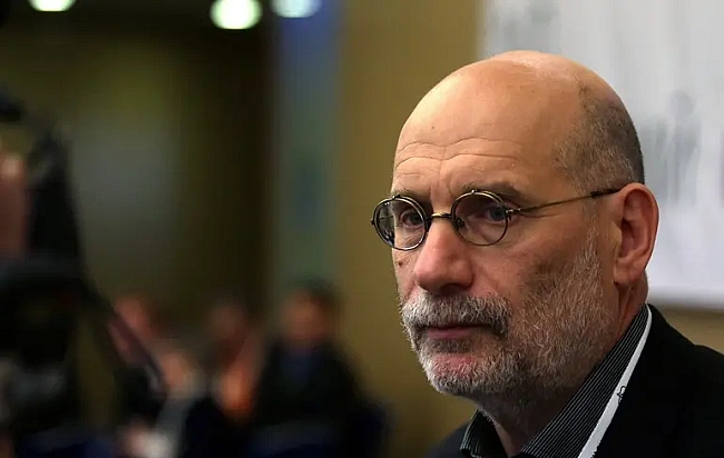 we.ua - У Росії заочно засудили письменника Бориса Акуніна до 14 років ув’язнення