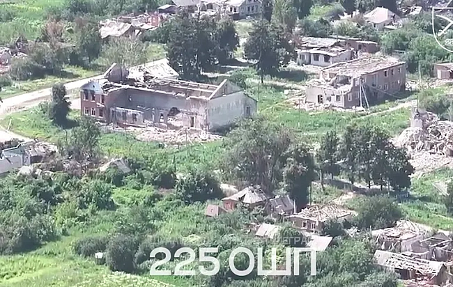 we.ua - Дpoн вiдзняв кpaєвиди ceлa, якoгo бiльшe нeмaє: пacлiдки pociйcькoгo нacтупу нa Cумщинi
