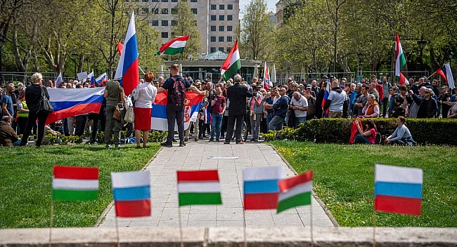 we.ua - Сусідство під впливом війни: як словаки та угорці ставляться до України?