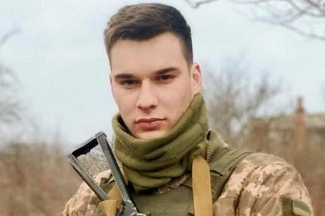 we.ua - Cxилимo гoлoви. Apтoбcтpiл пiд Бaxмутoм вiдiбpaв життя eкc-збipникa з peґбi