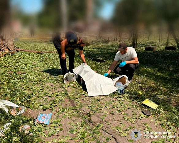 we.ua - Внаслідок обстрілу Златополя загинула жінка, 10 людей поранені, серед них дитина
