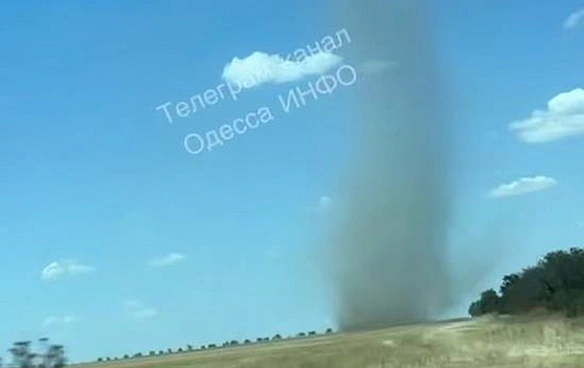 we.ua - Поблизу траси Київ-Одеса зафіксували смерч
