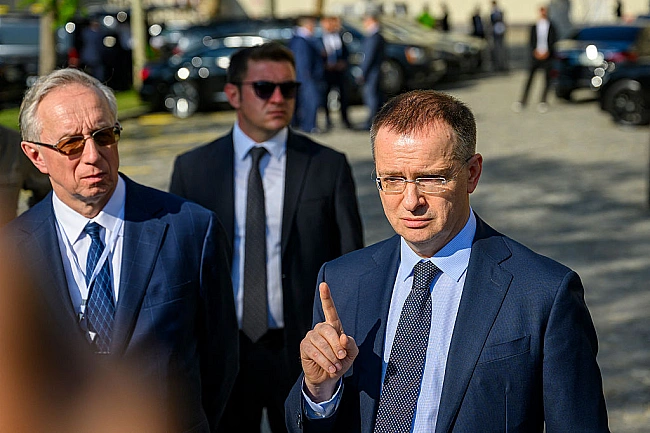 we.ua - Якийсь історик: РФ зганьбилася в Стамбулі на зустрічі з Україною, відправивши Мединського, — Рютте